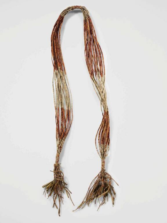Quillwork-decorated bag strap (71.1934.33.521) © musée du quai Branly - Jacques Chirac, photo Pauline Guyon