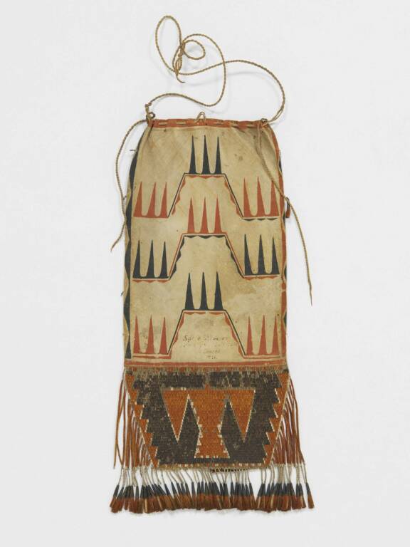 Panel bag decorated with quillwork (71.1878.32.128) © musée du quai Branly - Jacques Chirac, photo Patrick Gries, Valérie Torre