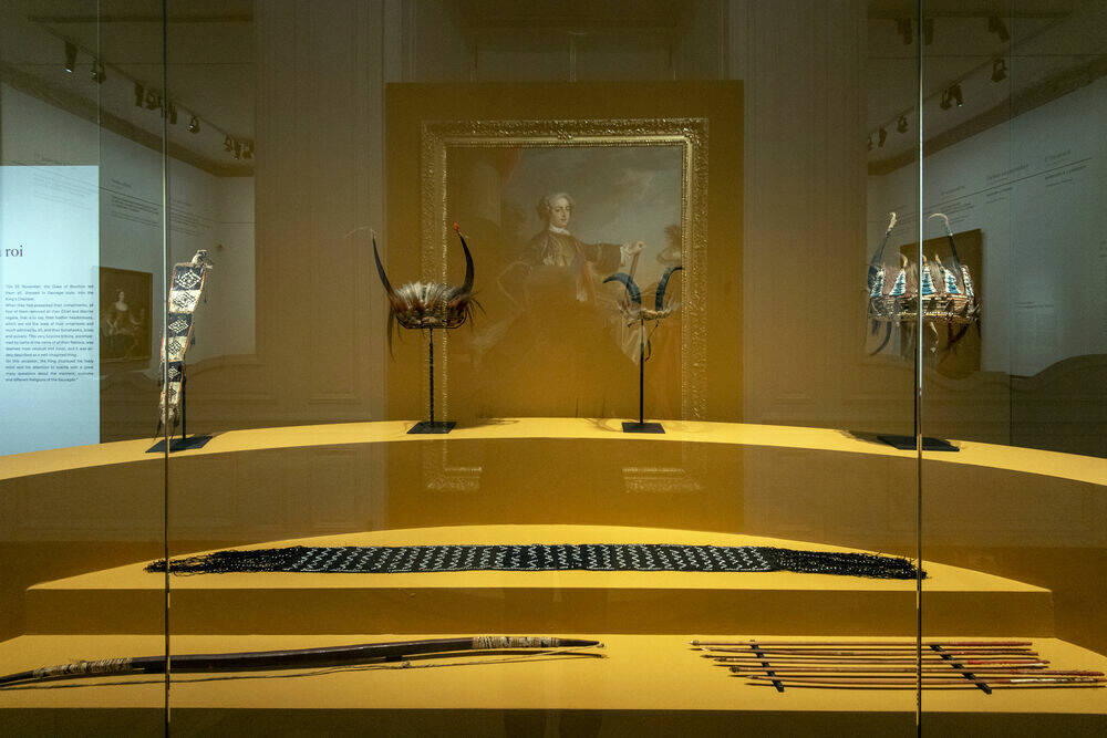 Scénographie de l'exposition « 1725. Des alliés amériendiens à la cours de Louis XV» au château de Versailles