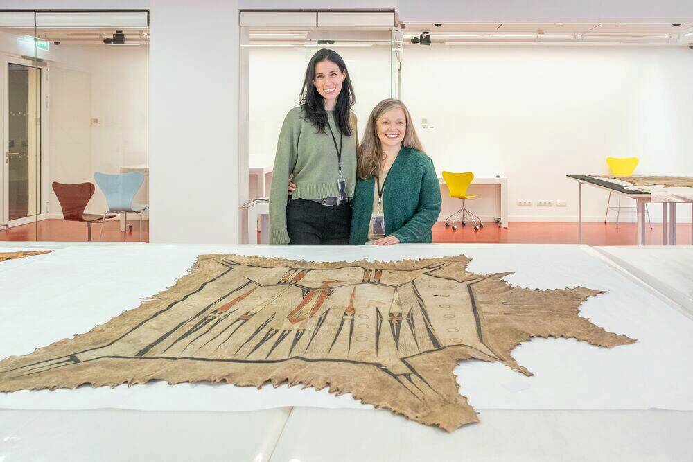 Elizabeth ELLIS Préparation de l'exposition - recherche Paris au musée du quai Branly-Jacques Chirac (2025)