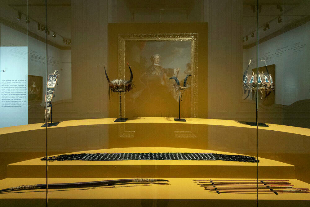 Scénographie de l'exposition « 1725. Des alliés amériendiens à la cours de Louis XV» au château de Versailles