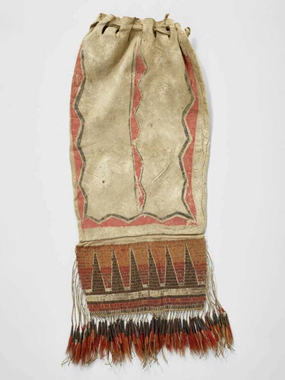 Panel bag decorated with quillwork (71.1934.33.21) © musée du quai Branly - Jacques Chirac, photo Pauline Guyon