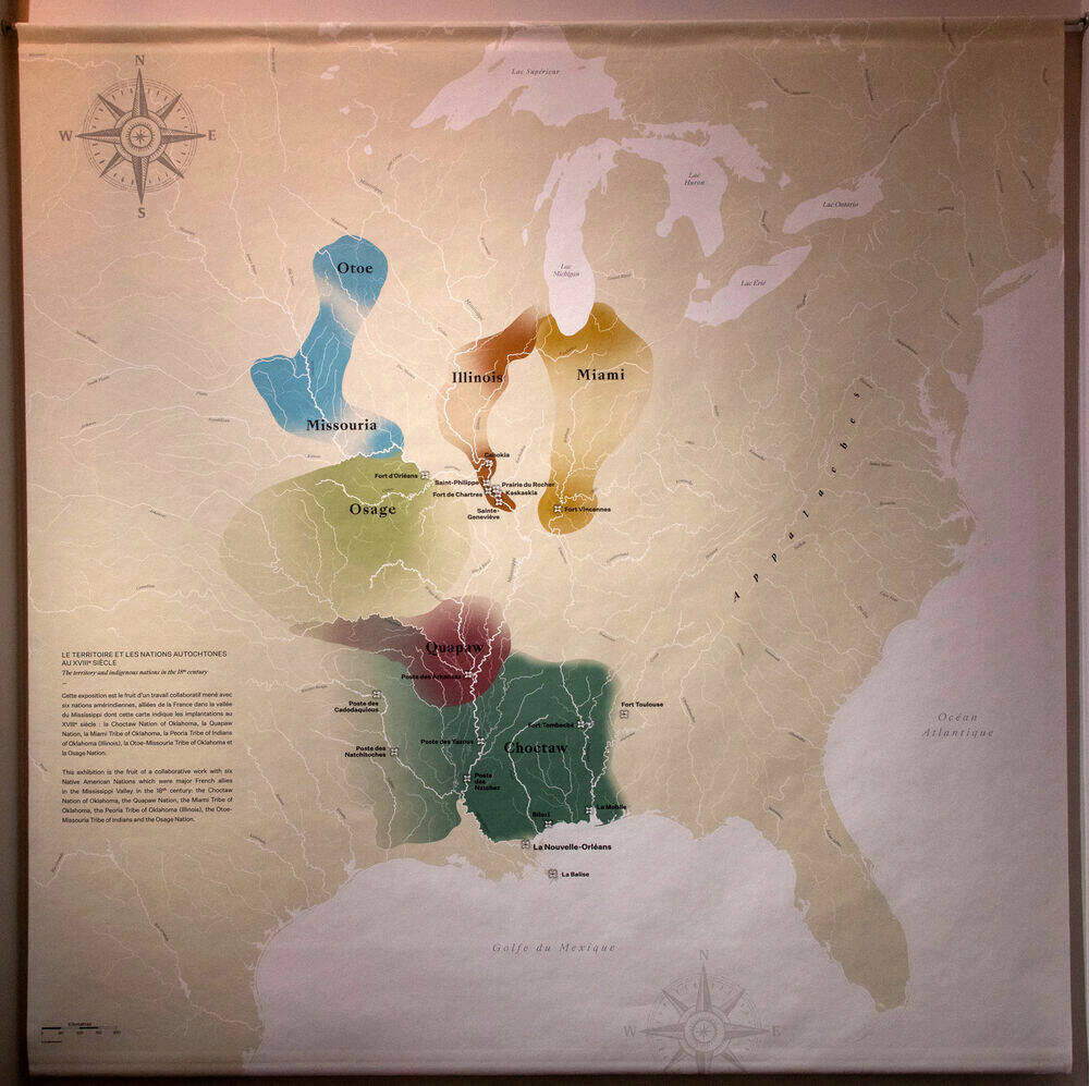 Scénographie de l'exposition « 1725. Des alliés amériendiens à la cours de Louis XV» au château de Versailles - carte